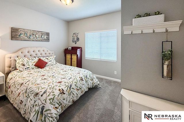 8008 N 86th Avenue, Omaha, NE 68122