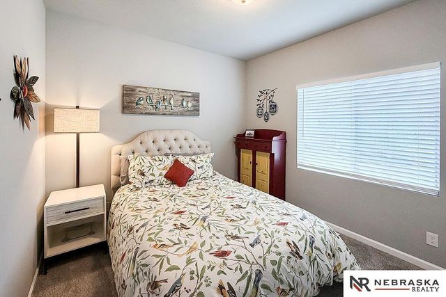 8008 N 86th Avenue, Omaha, NE 68122
