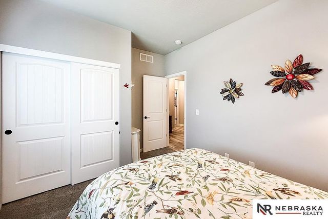 8008 N 86th Avenue, Omaha, NE 68122