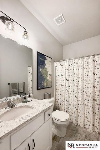 8008 N 86th Avenue, Omaha, NE 68122