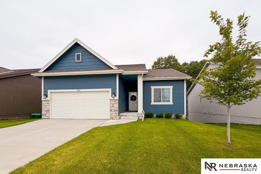 8008 N 86th Avenue, Omaha, NE 68122