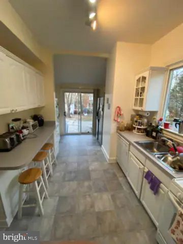 739 22ND ST S, Arlington, VA 22202