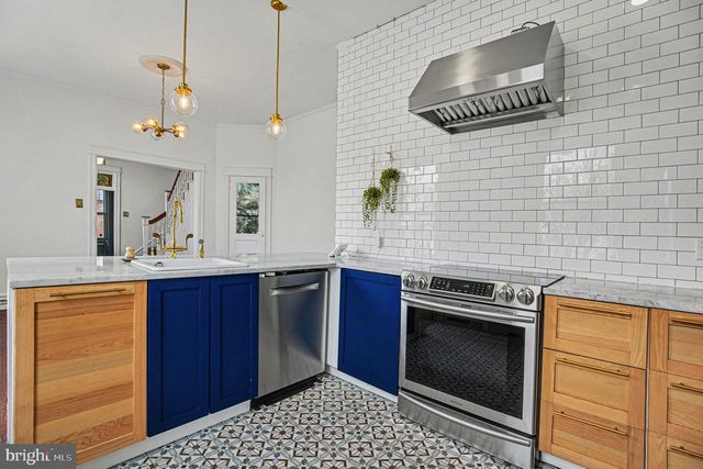 894 N 25TH ST, Philadelphia, PA 19130