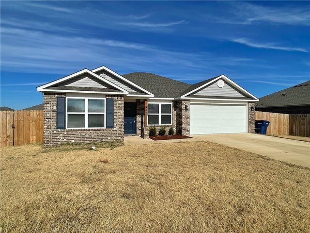 907 W Tanner Drive, Siloam Springs, AR 72761