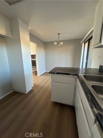 10547 Cochiti Road, Apple Valley, CA 92308