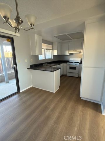 10547 Cochiti Road, Apple Valley, CA 92308