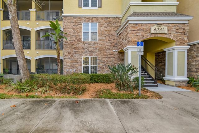 2405 COURTNEY MEADOWS COURT 202, Tampa, FL 33619