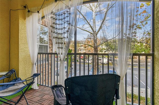 2405 COURTNEY MEADOWS COURT 202, Tampa, FL 33619