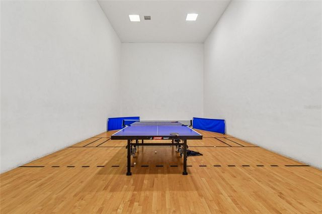 2405 COURTNEY MEADOWS COURT 202, Tampa, FL 33619