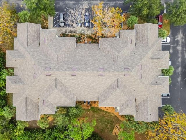 2405 COURTNEY MEADOWS COURT 202, Tampa, FL 33619