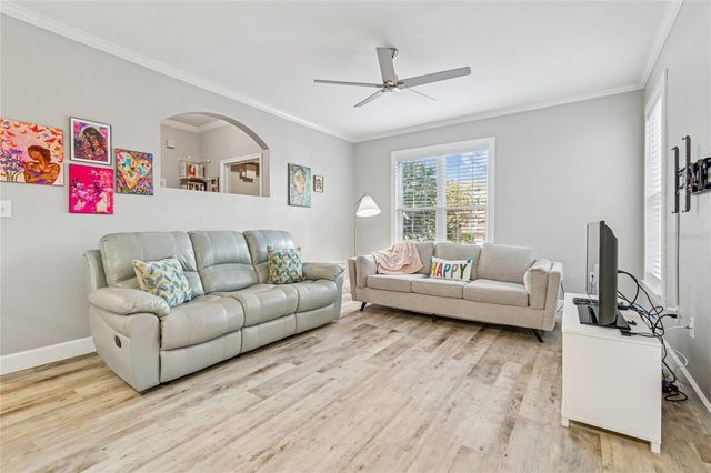 2405 COURTNEY MEADOWS COURT 202, Tampa, FL 33619