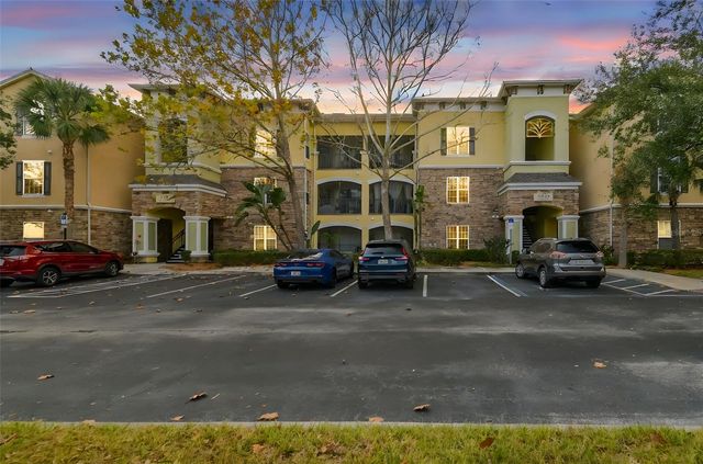 2405 COURTNEY MEADOWS COURT 202, Tampa, FL 33619