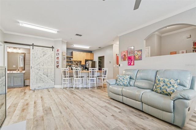 2405 COURTNEY MEADOWS COURT 202, Tampa, FL 33619