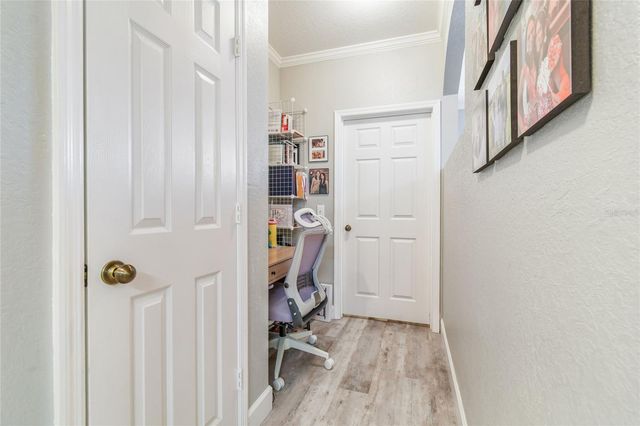 2405 COURTNEY MEADOWS COURT 202, Tampa, FL 33619