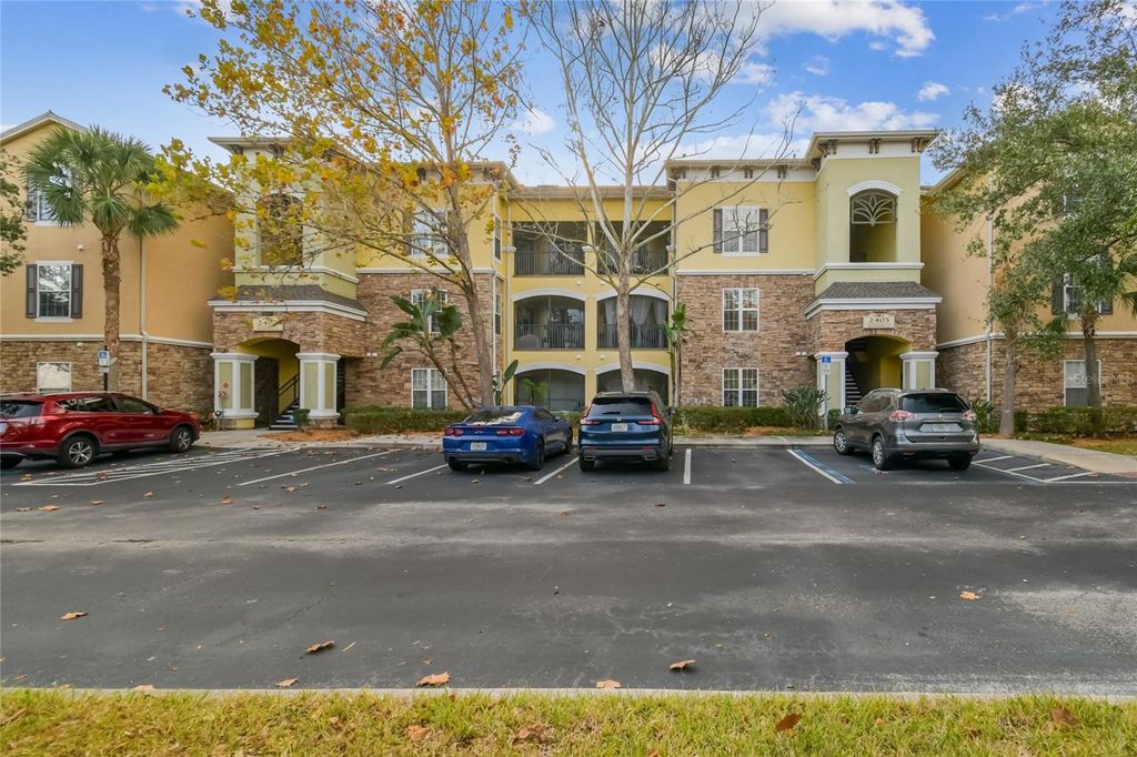 2405 COURTNEY MEADOWS COURT 202, Tampa, FL 33619