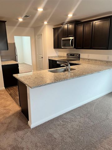 125 Maywood LN, Jarrell, TX 76537