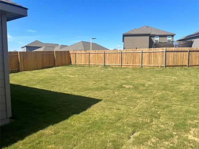 125 Maywood LN, Jarrell, TX 76537