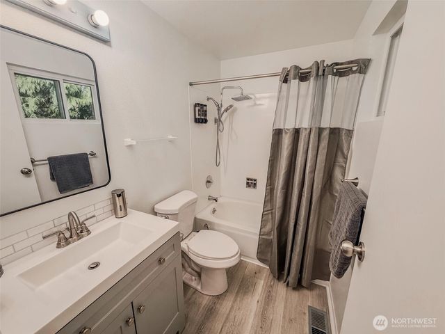 25304 146th Avenue SE, Kent, WA 98042