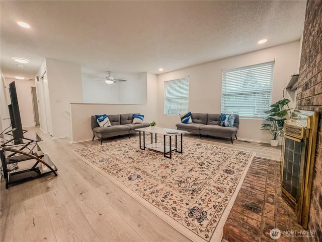 25304 146th Avenue SE, Kent, WA 98042