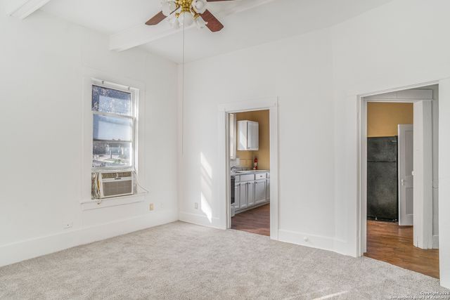 1110 W ASHBY PL, San Antonio, TX 78201