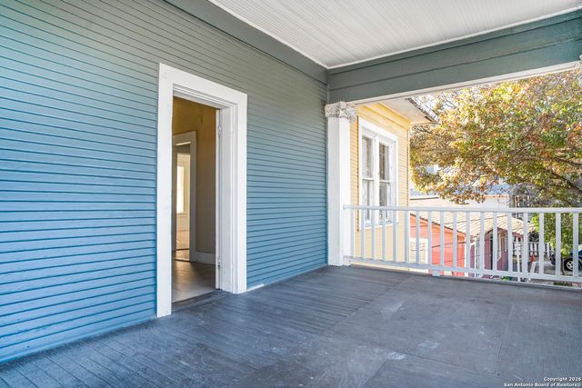 1110 W ASHBY PL, San Antonio, TX 78201