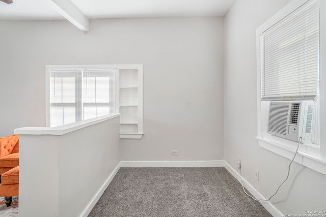 1110 W ASHBY PL, San Antonio, TX 78201