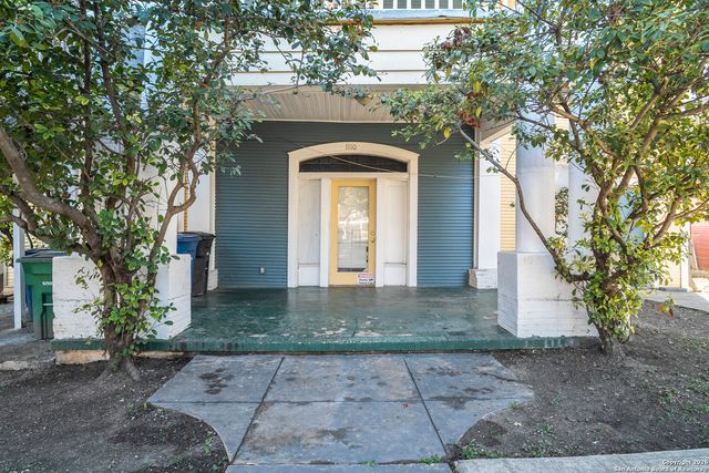 1110 W ASHBY PL, San Antonio, TX 78201