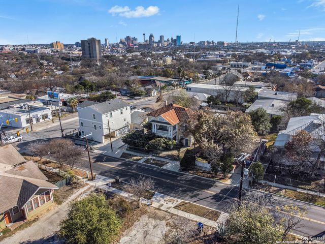 1110 W ASHBY PL, San Antonio, TX 78201