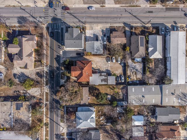 1110 W ASHBY PL, San Antonio, TX 78201