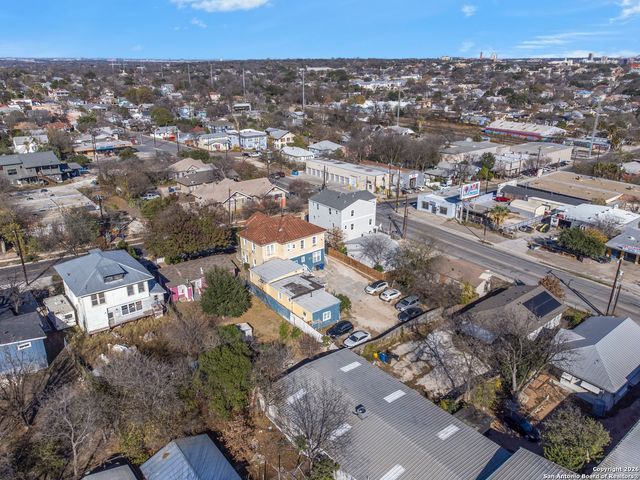 1110 W ASHBY PL, San Antonio, TX 78201