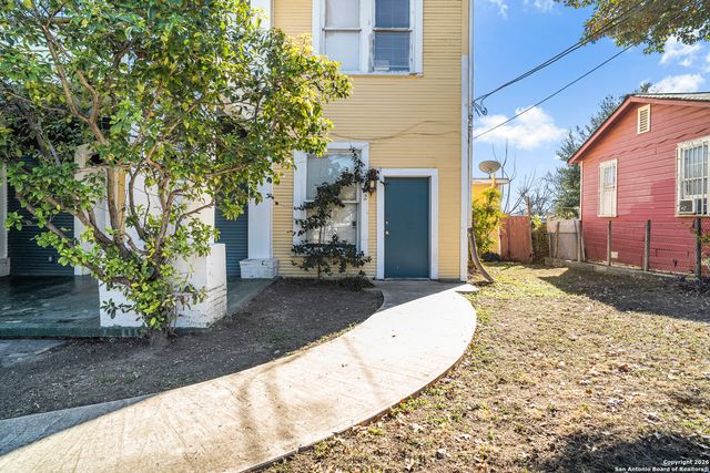 1110 W ASHBY PL, San Antonio, TX 78201