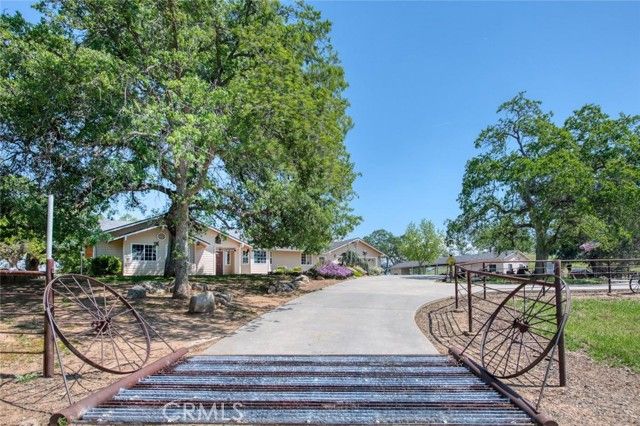 18486 Tollhouse Road, Clovis, CA 93619