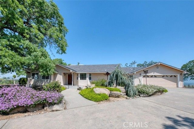 18486 Tollhouse Road, Clovis, CA 93619