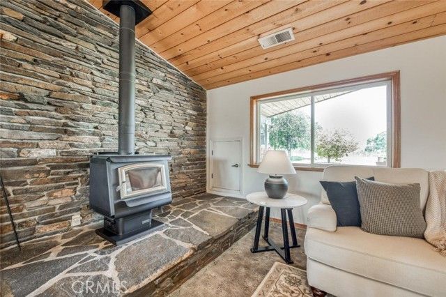 18486 Tollhouse Road, Clovis, CA 93619