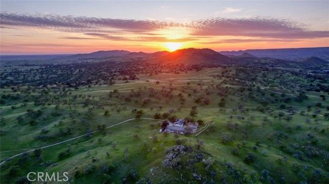 18486 Tollhouse Road, Clovis, CA 93619