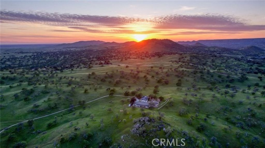 18486 Tollhouse Road, Clovis, CA 93619