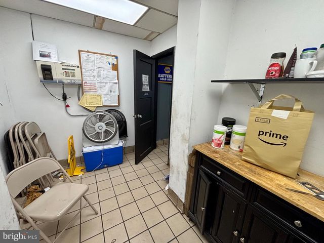 7 BURNT MILL RD, Cherry Hill, NJ 08003