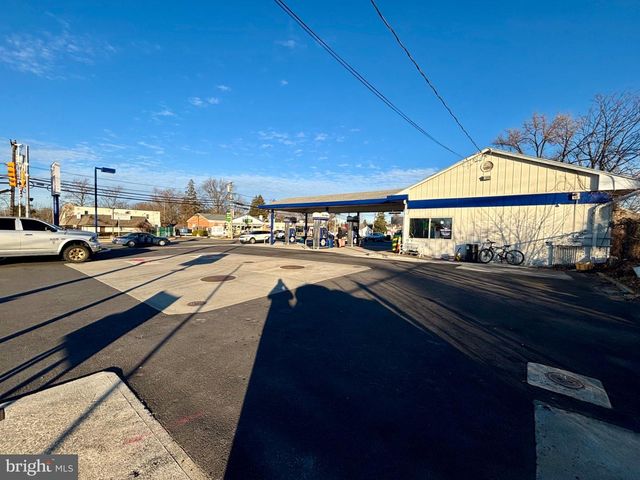 7 BURNT MILL RD, Cherry Hill, NJ 08003