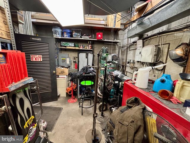 7 BURNT MILL RD, Cherry Hill, NJ 08003