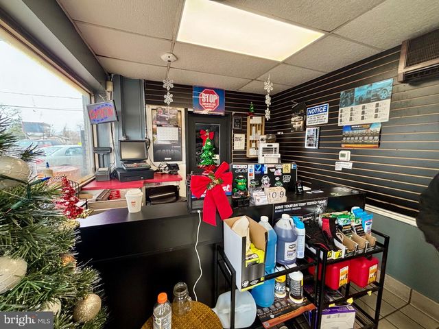 7 BURNT MILL RD, Cherry Hill, NJ 08003