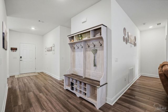 6203 Carson Dr, Milton, FL 32570