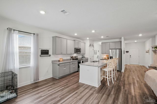 6203 Carson Dr, Milton, FL 32570