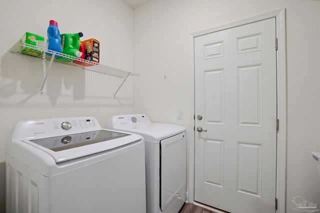 6203 Carson Dr, Milton, FL 32570