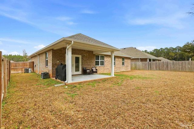 6203 Carson Dr, Milton, FL 32570