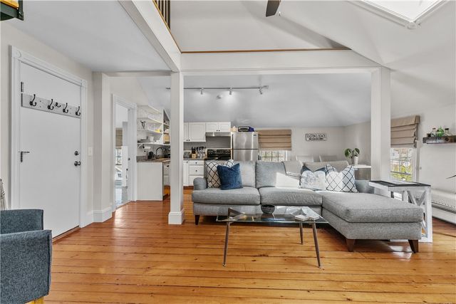 20 Berkeley Avenue 5, Newport, RI 02840