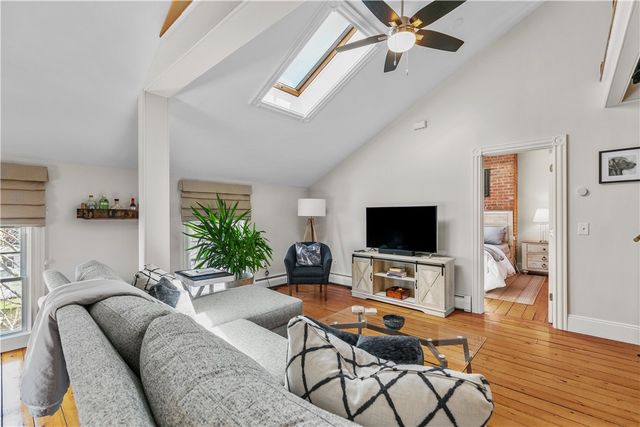 20 Berkeley Avenue 5, Newport, RI 02840