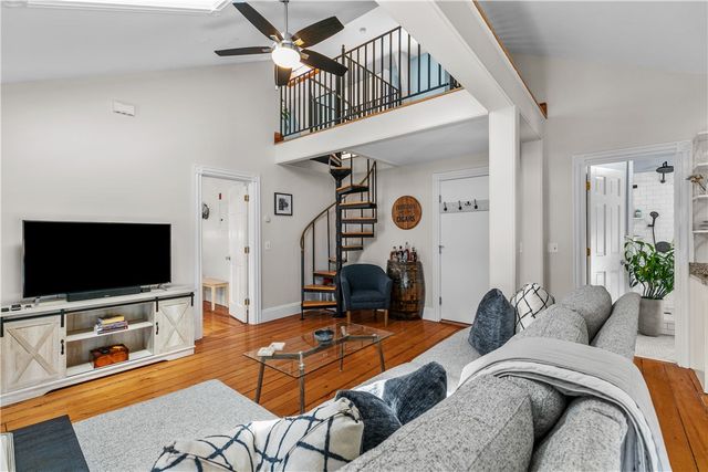 20 Berkeley Avenue 5, Newport, RI 02840