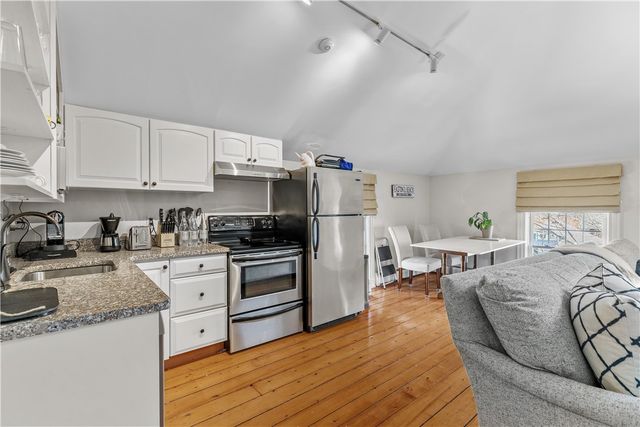 20 Berkeley Avenue 5, Newport, RI 02840