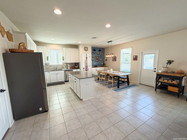 27331 Hapgood, San Antonio, TX 78260