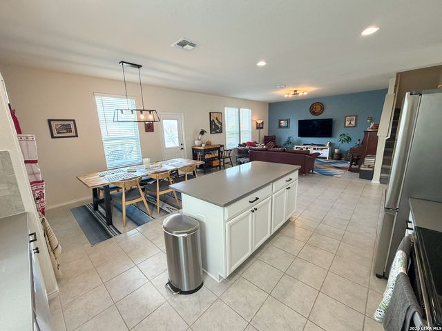 27331 Hapgood, San Antonio, TX 78260